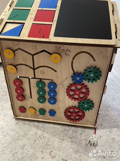 Бизиборд домик