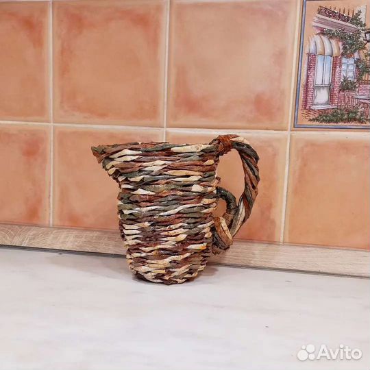 Кувшин из бумажной лозы
