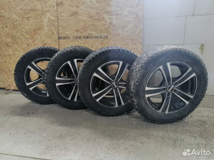 Продам шины с дисками