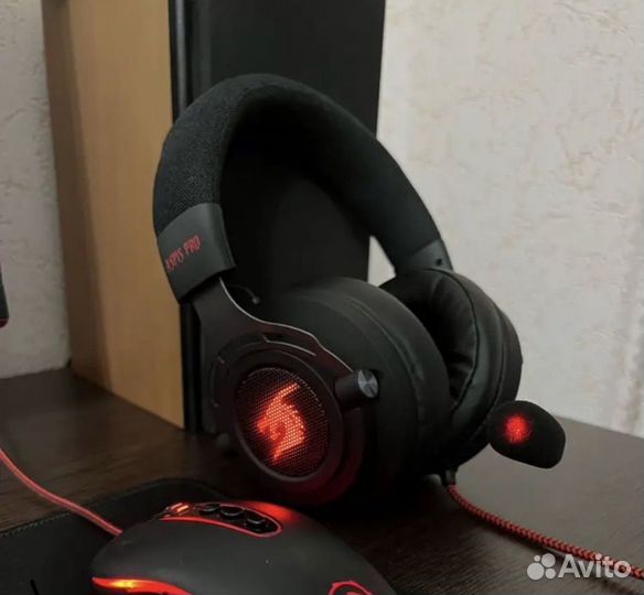 Игровые наушники