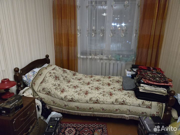 Кровать односпальная с матрасом