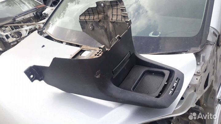 Низ центральной консоли toyota voxy