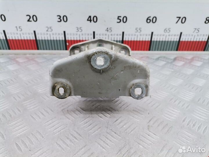 Петля двери распашной для Nissan Primastar