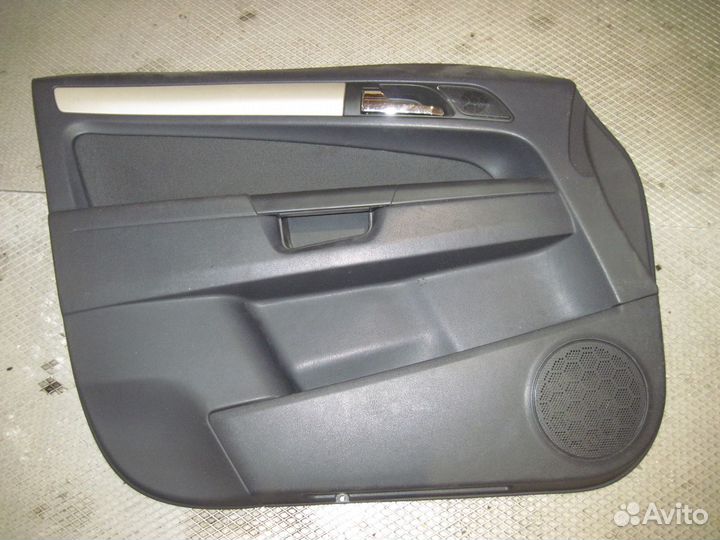 Обшивка двери передней левой Опель Зафира В