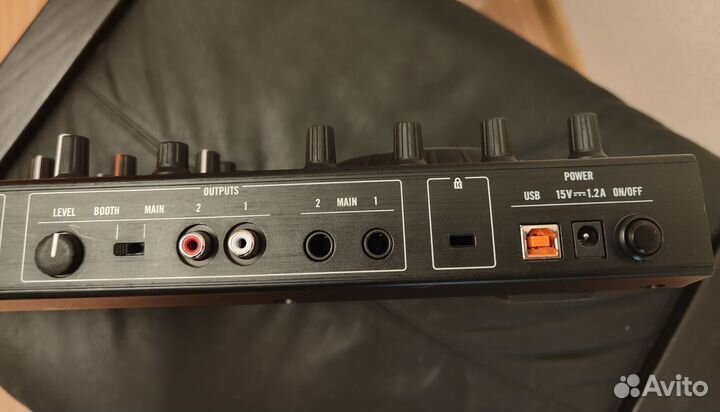 Dj контролер Traktor s2 mk2