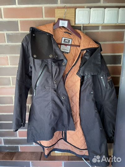 Парка helly hansen