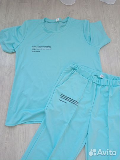 Костюм женский новый 48-50