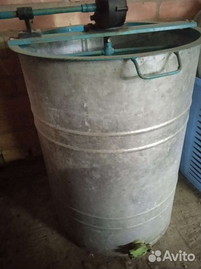 Медогонка бу 2-х рамочная