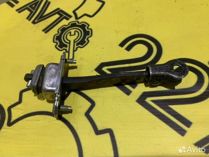 Ограничитель двери Subaru Forester SG5 EJ205