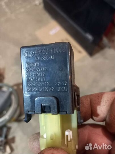 Реле поворотов Kia Rio 1