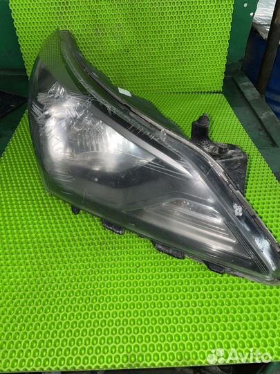Фара правая Hyundai Solaris 2014-2017
