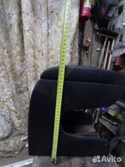 Подлокотник