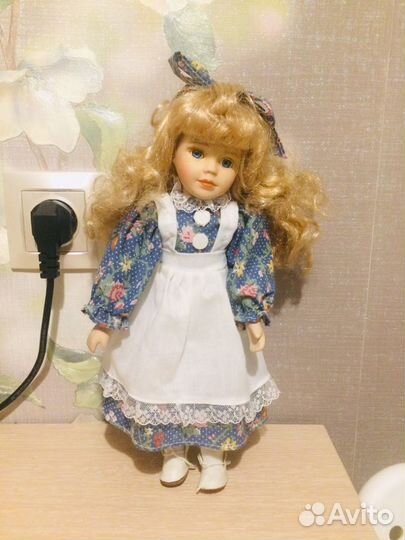 Кукла фарфоровая коллекционная