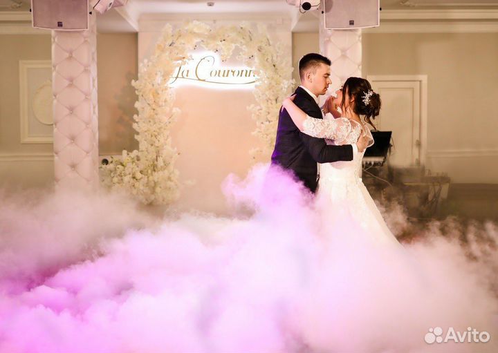 Холодные фонтаны,тяжелый дым,конфетти на свадьбу