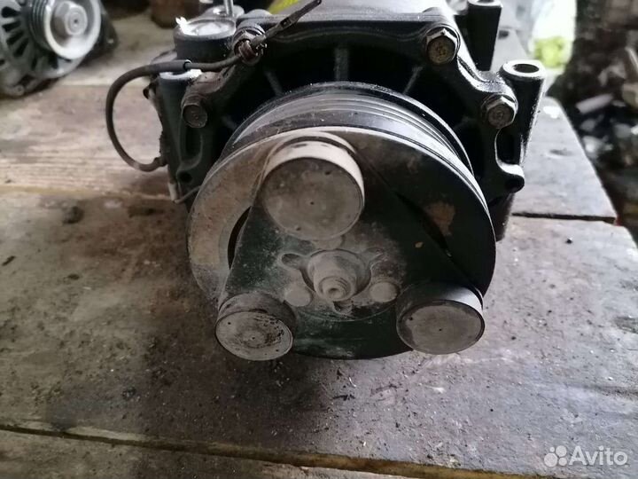 Компрессор кондиционера 4G93