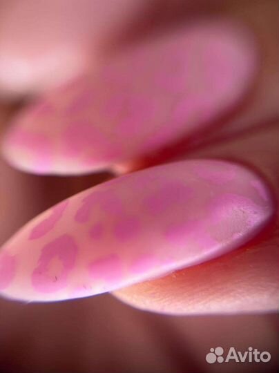 Маникюр, педикюр гель-лак