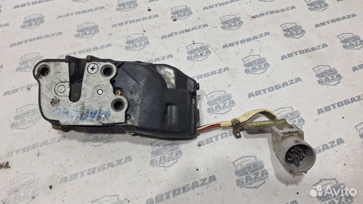 Замок двери передний левый Toyota Corolla Ceres