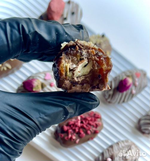 Королевские финики и бананы в шоколаде