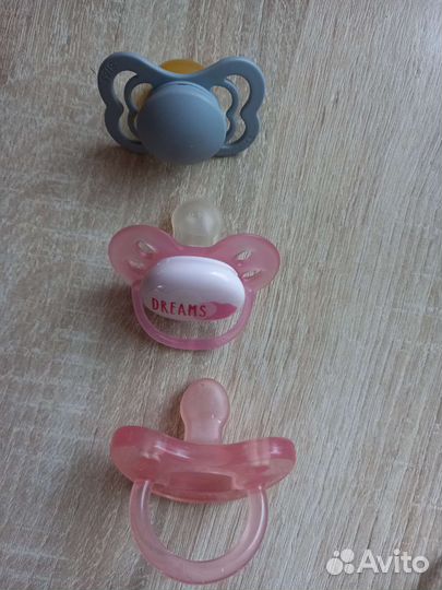 Пустышки 0-6 мес Bibs, Phillips, Chicco как новые