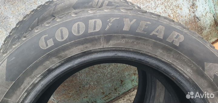 Goodyear ultragrip ice arctic 215/60 R16
