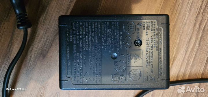 Зарядное устройство Sony BC-CSG