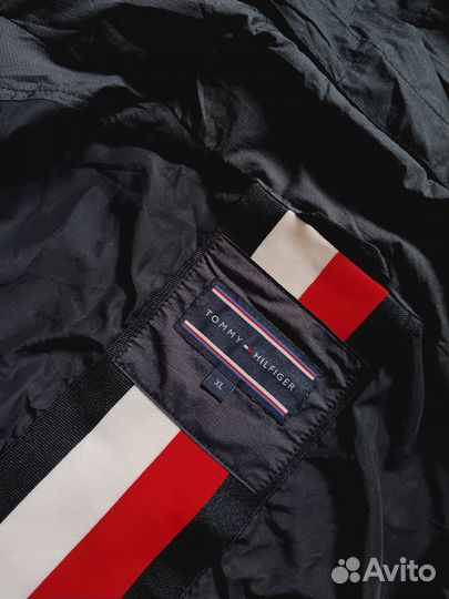 Лёгкая куртка / ветровка Tommy Hilfiger (оригинал)