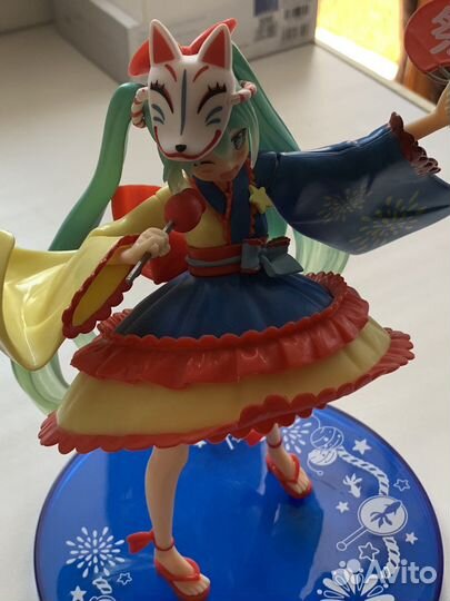 Фигурка хатсуне Мику бронь