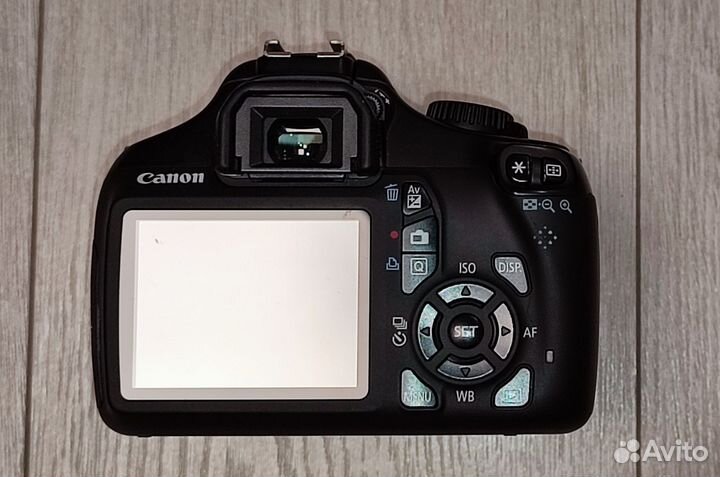 Зеркальный фотоаппарат Canon EOS 1100D
