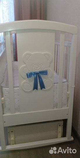 Детская кроватка с матрасом и бортиками