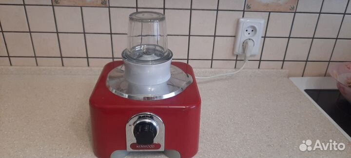 Кухонный комбайн Kenwood FP930