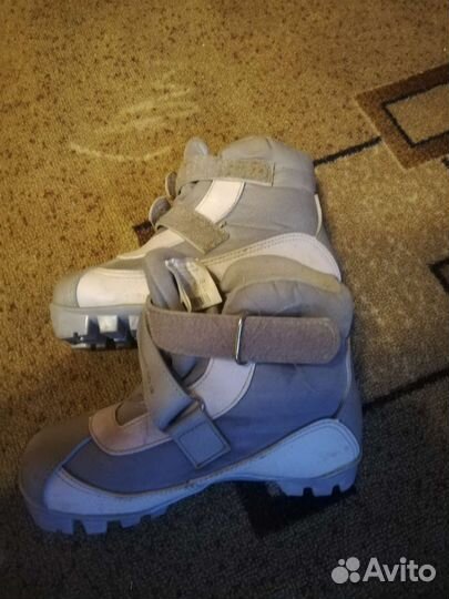 Лыжные ботинки