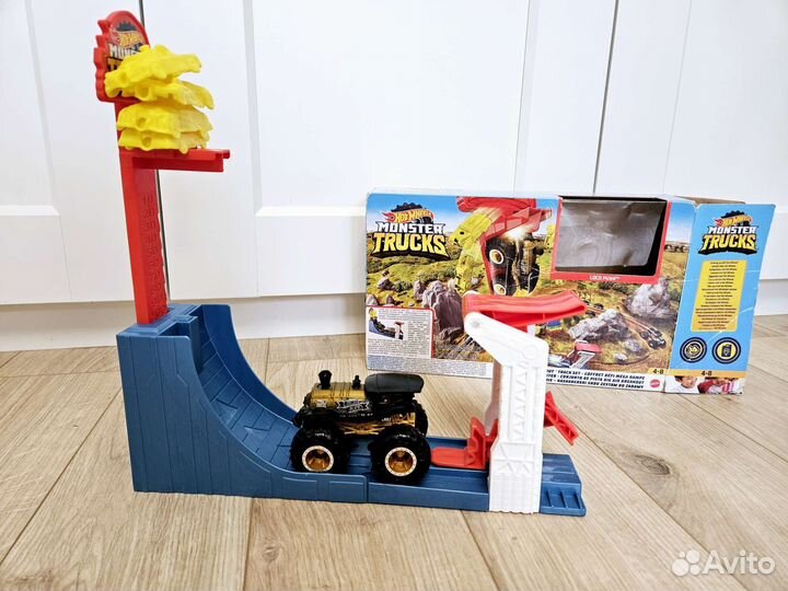Трек Hot Wheels Monster Trucks Big Air Breakout