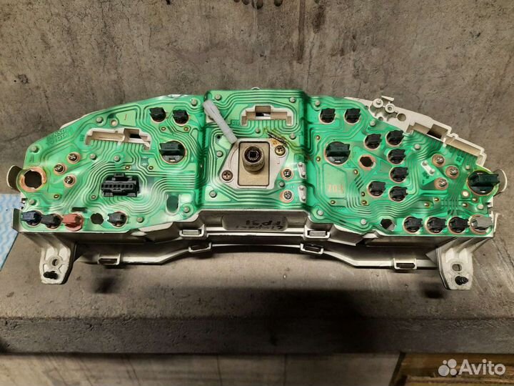 Приборная панель toyota Starlet Carat EP91