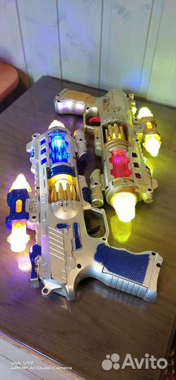 Два пистолета 