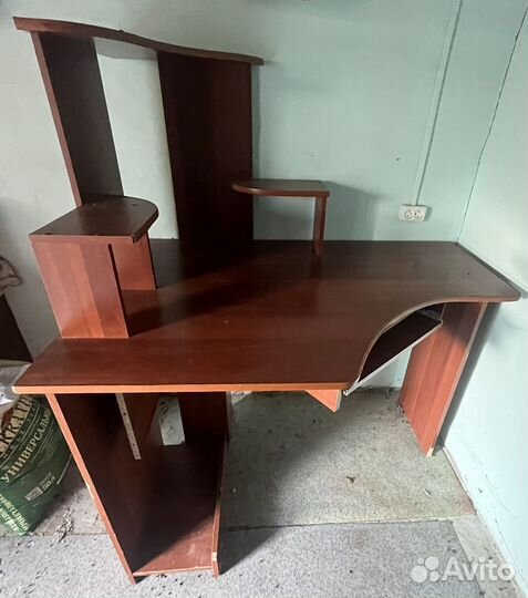 Компьютерный стол