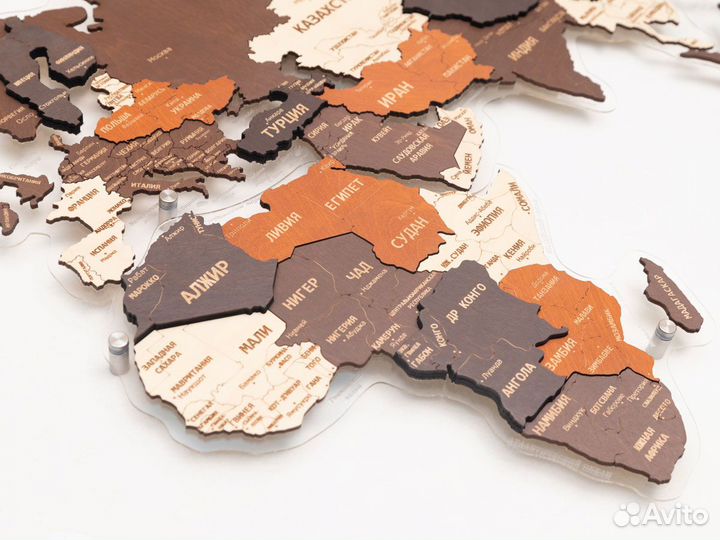 Деревянная карта мира
