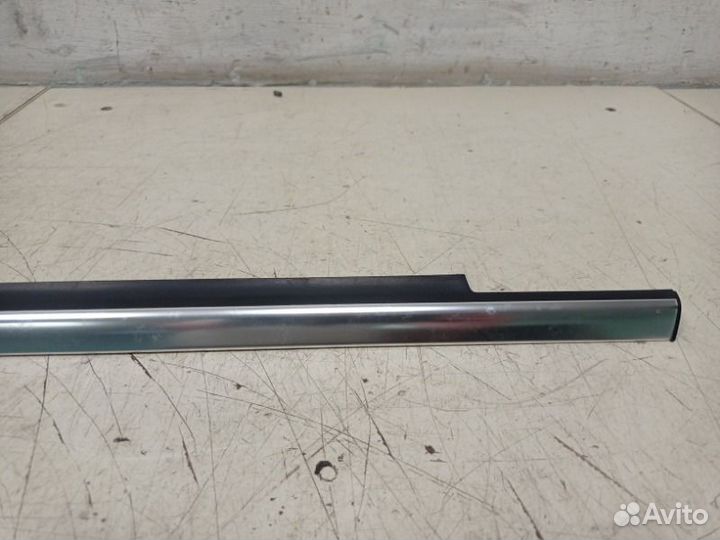 Накладка стекла передняя левая Mercedes-Benz Glk