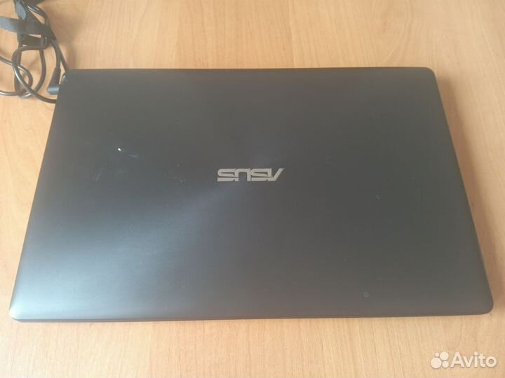 Ноутбук Asus X552E