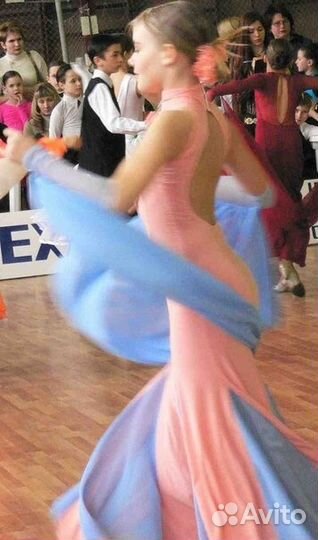 Продаю комплект бальных платьев для Юниоров-1