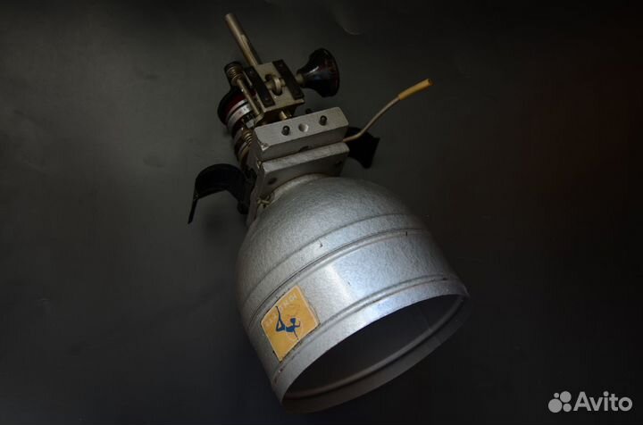 Фотоувеличитель, фотобачки, лабораторный фонарь