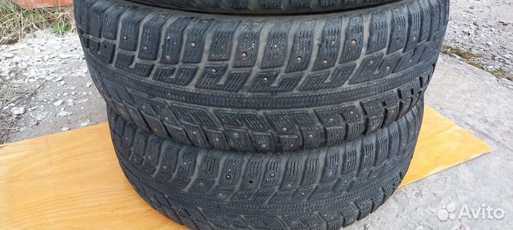 Kumho I'Zen KW22 215/65 R16 98T