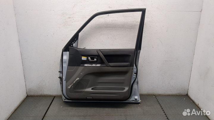 Дверь правая передняя Mitsubishi Pajero / Montero