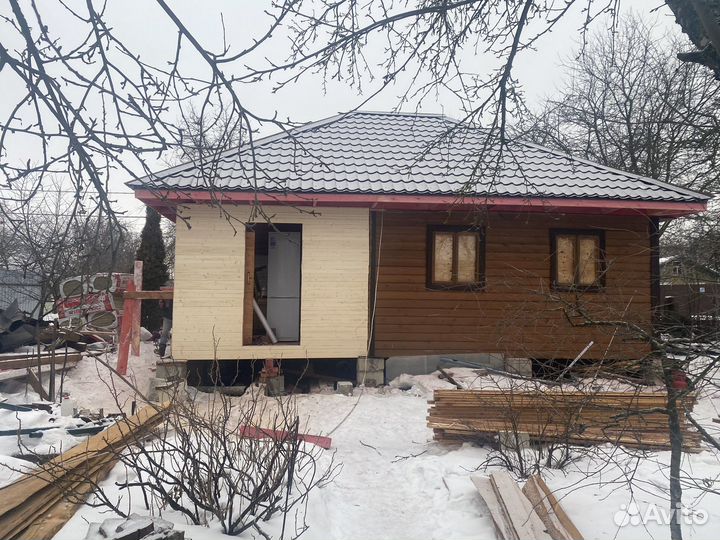 Бригада строителей