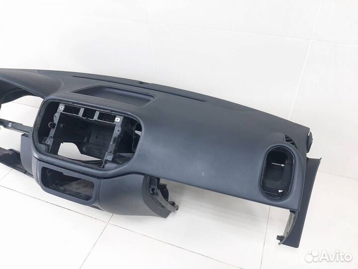 Торпедо Volkswagen Tiguan