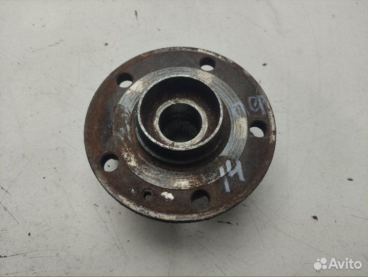 Ступица передняя Volkswagen Passat Cc 2.0 TDI