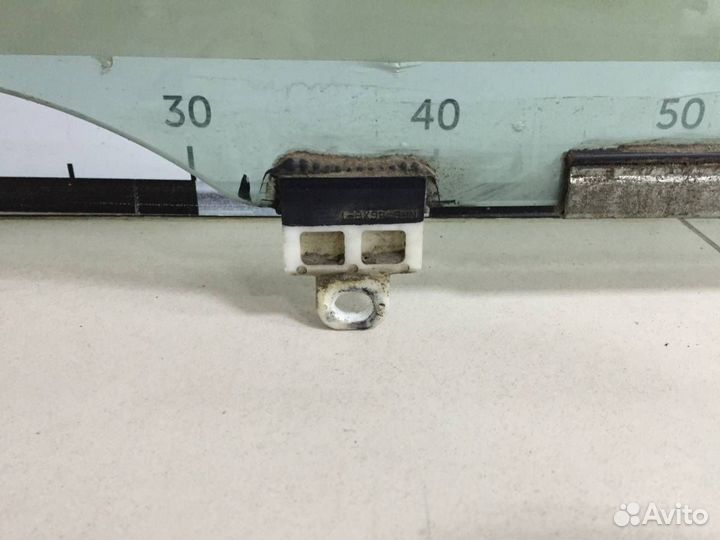 Стекло двери передней правой Toyota Corolla E150 2