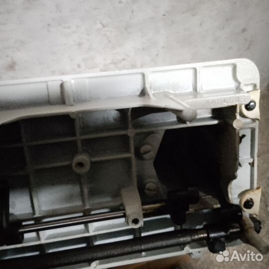 Швейная машина Чайка 143