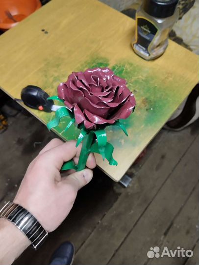Роза ручной работы из металла 1 мм крашеная