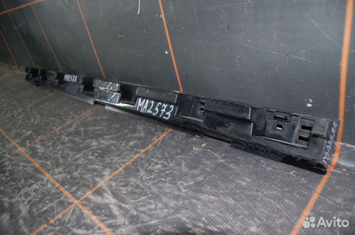 Кронштейн порога левого - BMW X1 E84