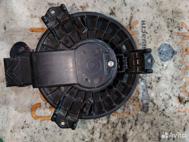 Моторчик отопителя Toyota Corolla E150